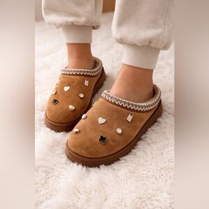 Women's Studded Charm Platform Mule Slippers Tan Size 6 NWT